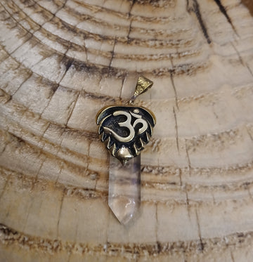 Prívesok Kryštál Om