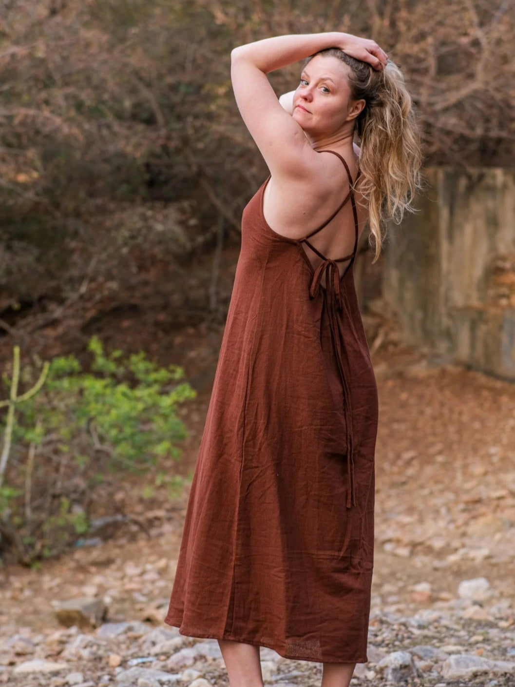 Dlhé šaty Anusrava