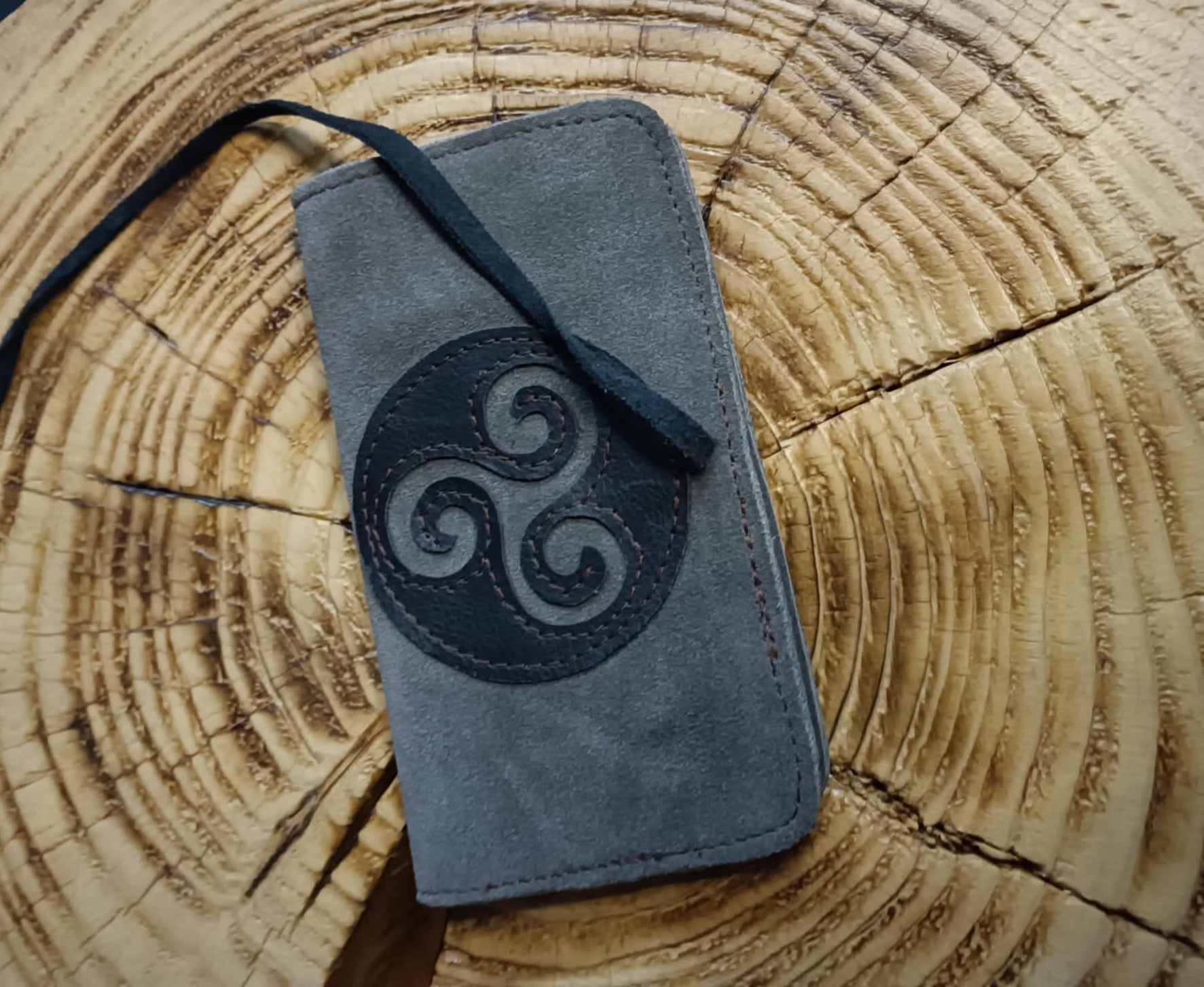 Leather case for tobacco