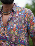 Detail psychedelickej potlače Cosmic Drishti na bambusovej košeli