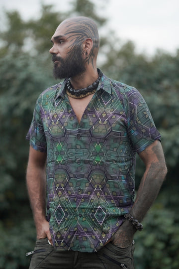 Pánska bambusová košeľa Mystic Fractal s psychedelickou geometrickou potlačou spredu