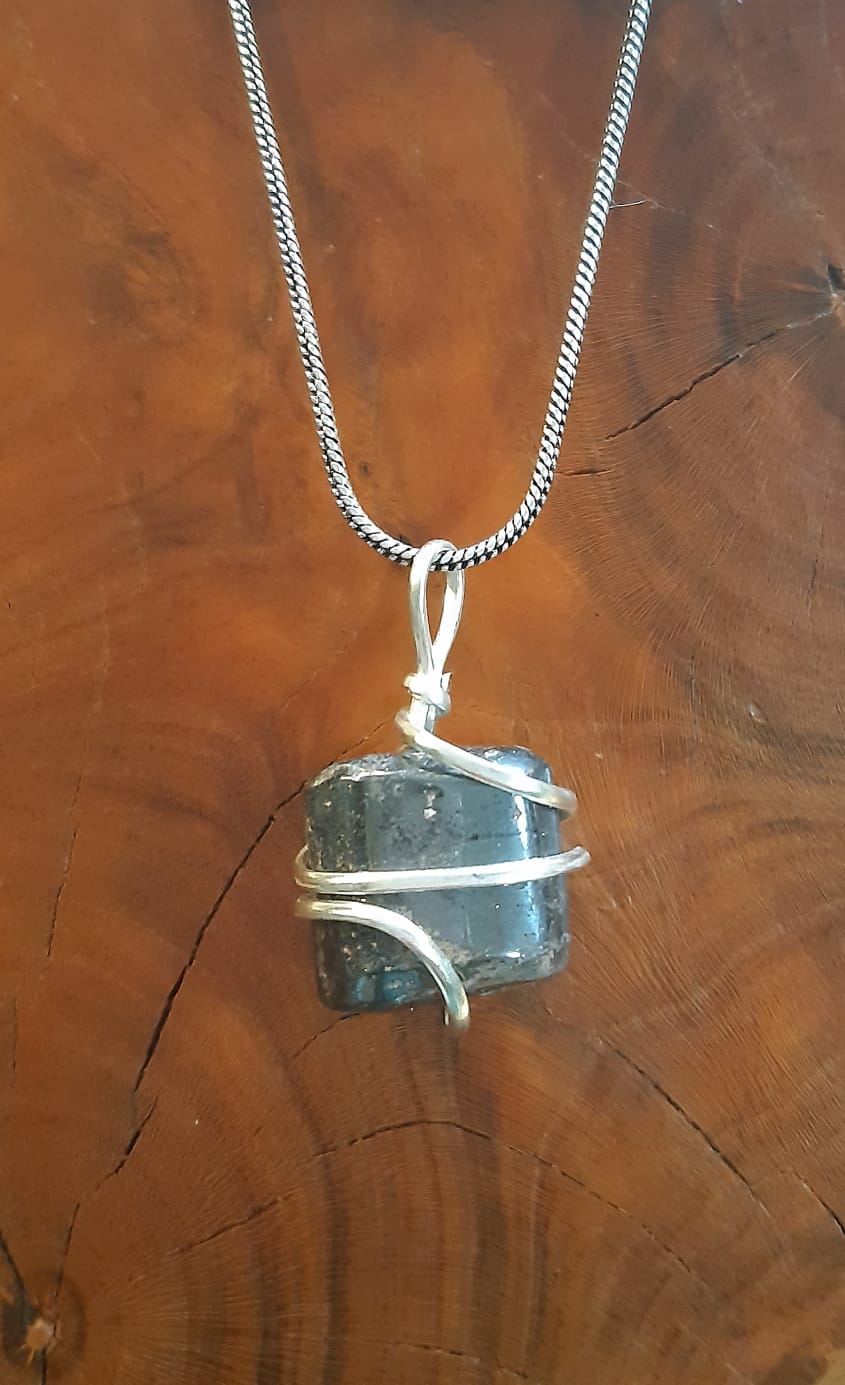 Pendant Pyrite 108